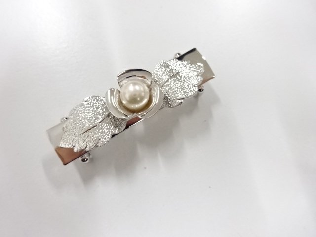 JAPANESE KIMONO / ANTIQUE ANTIQUE PEARL OBIDOME (SASH CLIP)